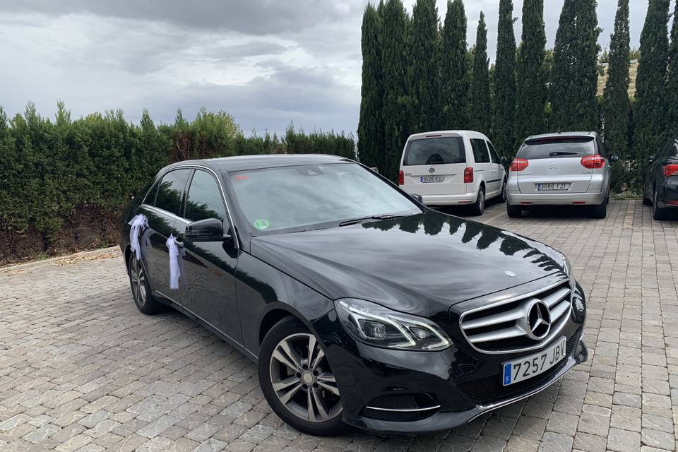 Coche nupcial decorado