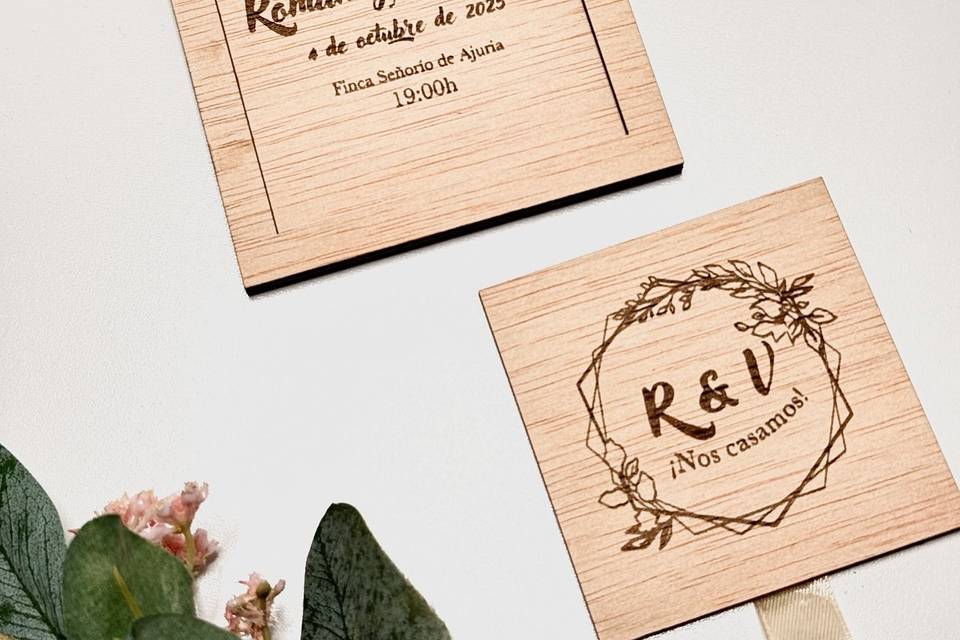 Invitación de boda de madera