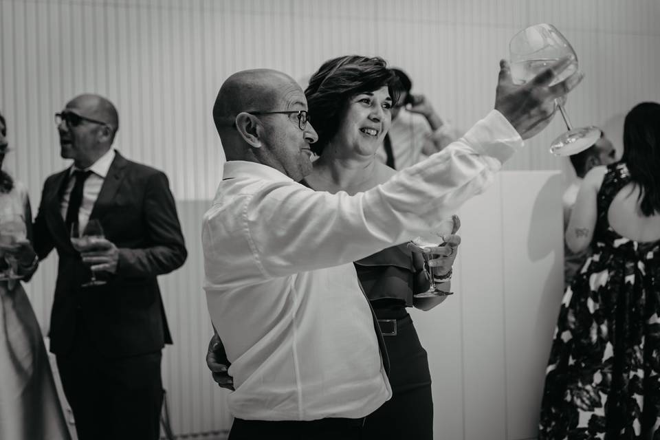 Brindis y risas en la pista