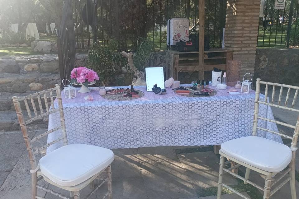 En interiores y exteriores