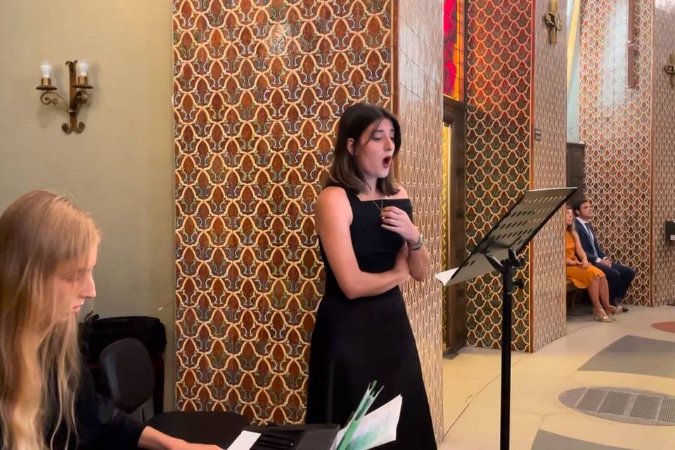 Bodas, funerales y misas