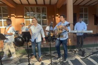 Carlos Cotobullo y su banda