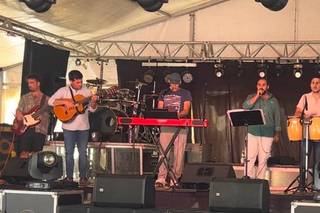 Carlos Cotobullo y su banda