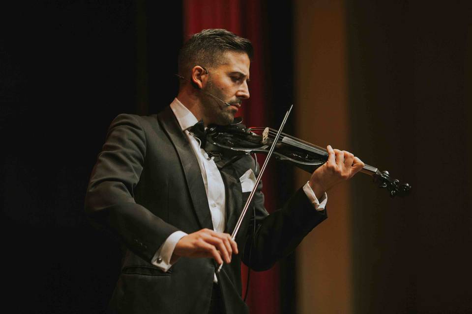 Violín eléctrico, presentación