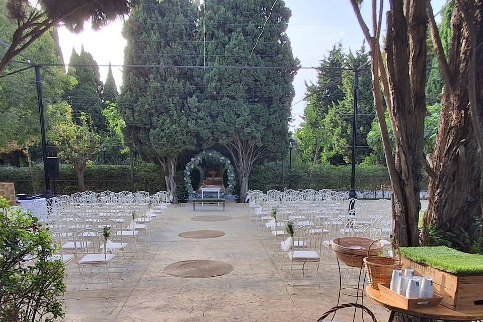 Boda B & B