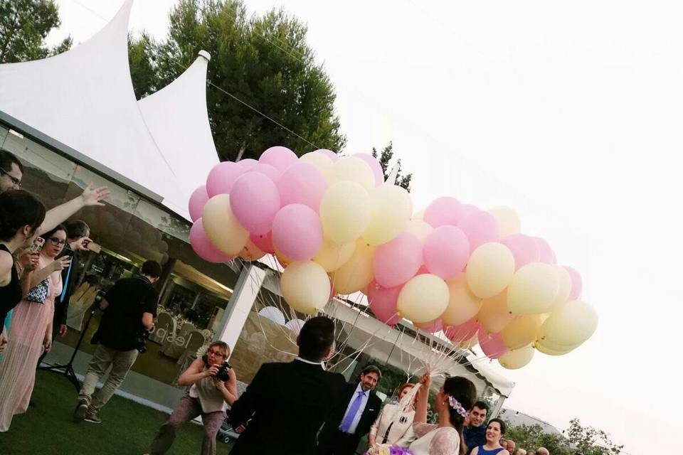 Novios de globos