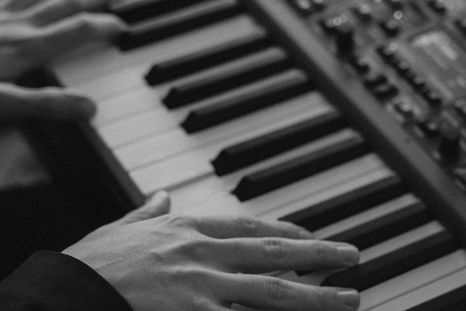 Piano Blanco y Negro