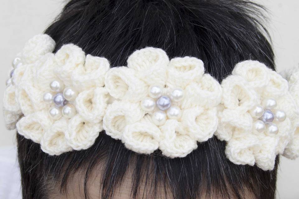 Diadema flores crochet y perla