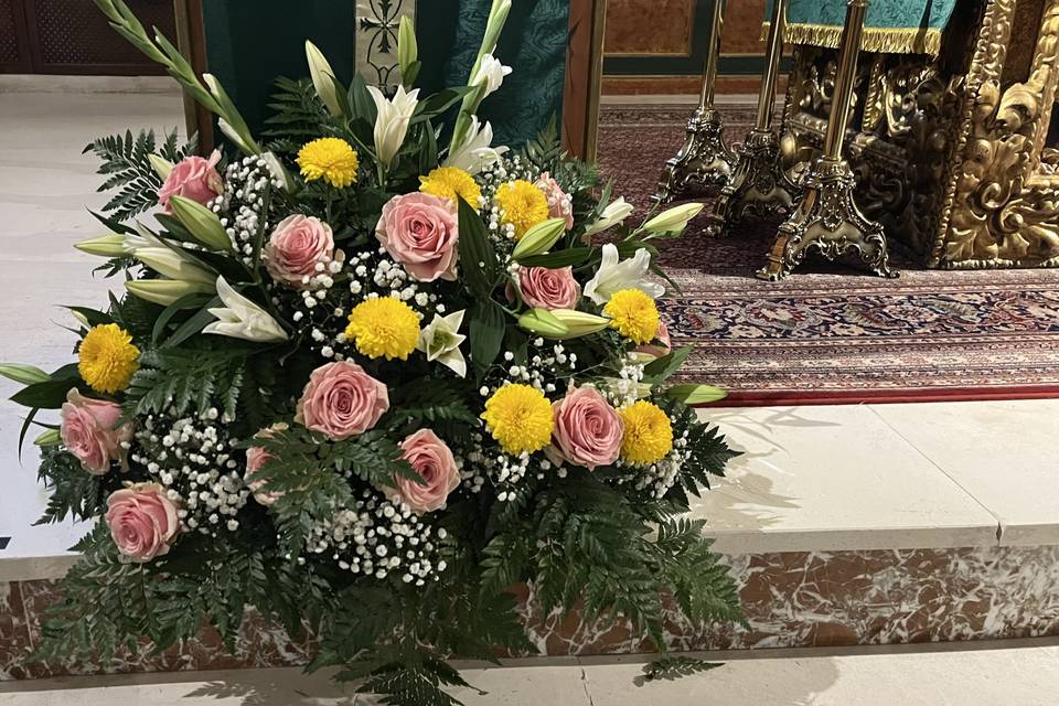 Centro flores altar