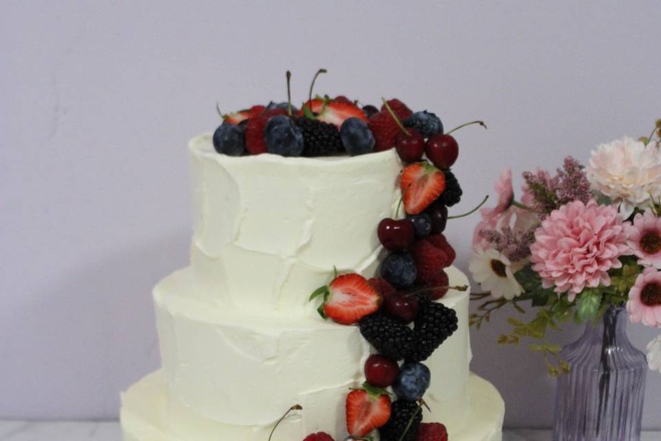 Tarta con frutos rojos