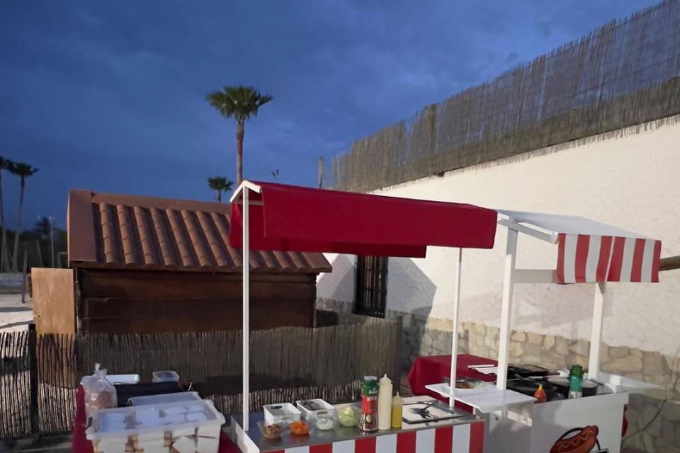 Puesto de perritos y kebab