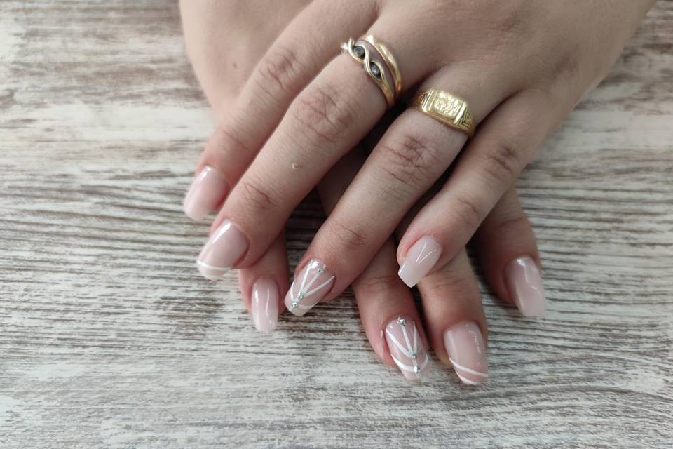 Gel con manicura francesa