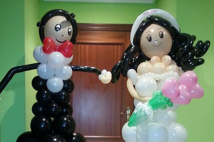 Novios con globos