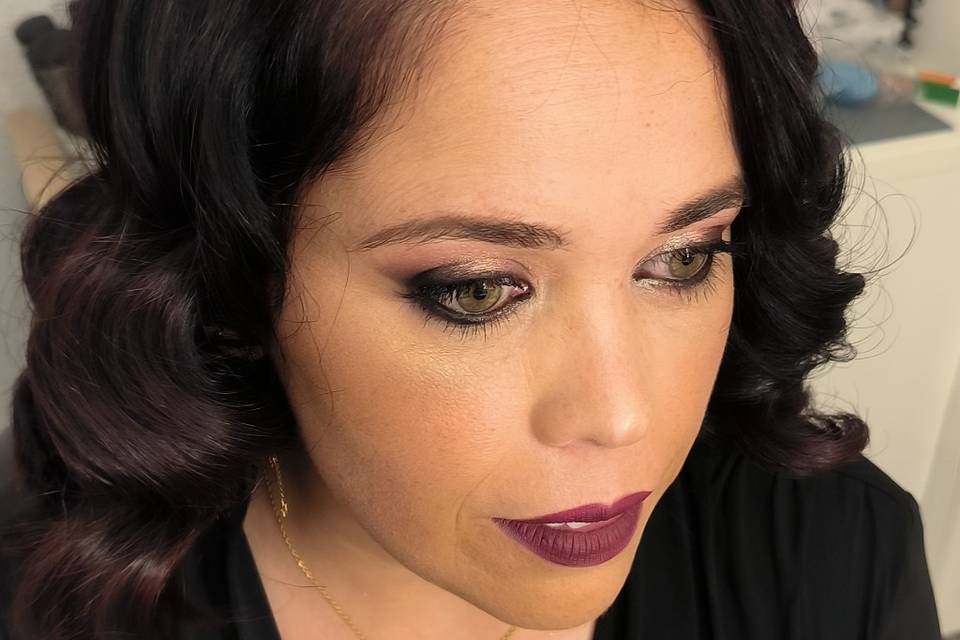 Maquillaje y peinado