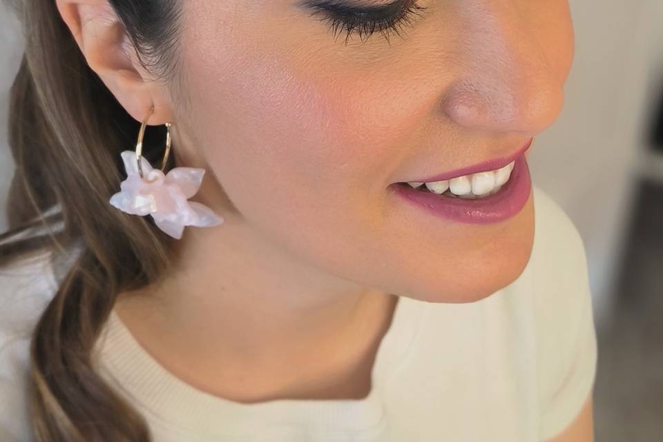 Maquillaje y peinado