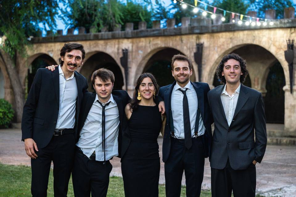 Cóctel con banda