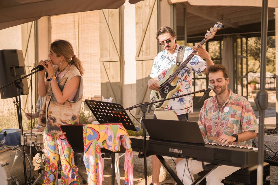 Cóctel con banda