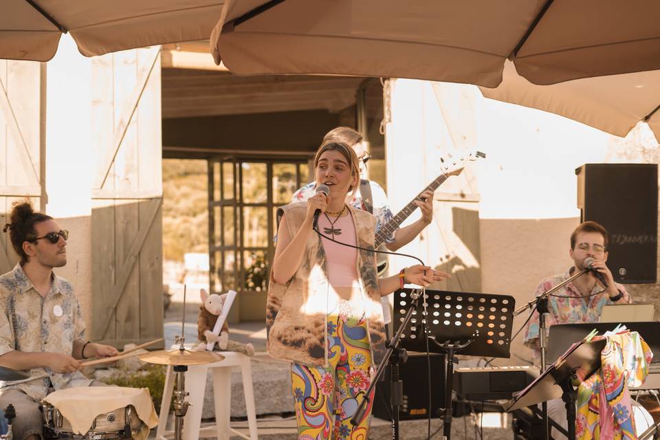 Cóctel con banda