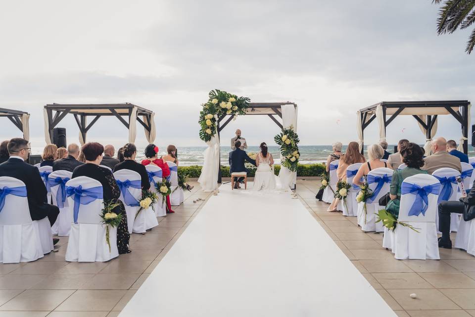 Boda a la orilla de la playa