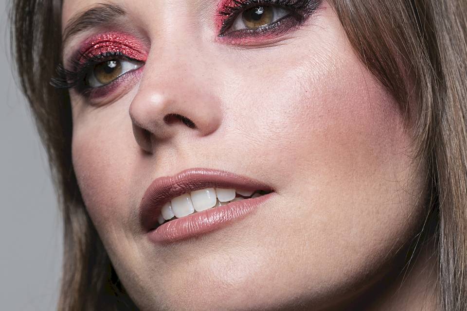 Maquillaje glitter rojo