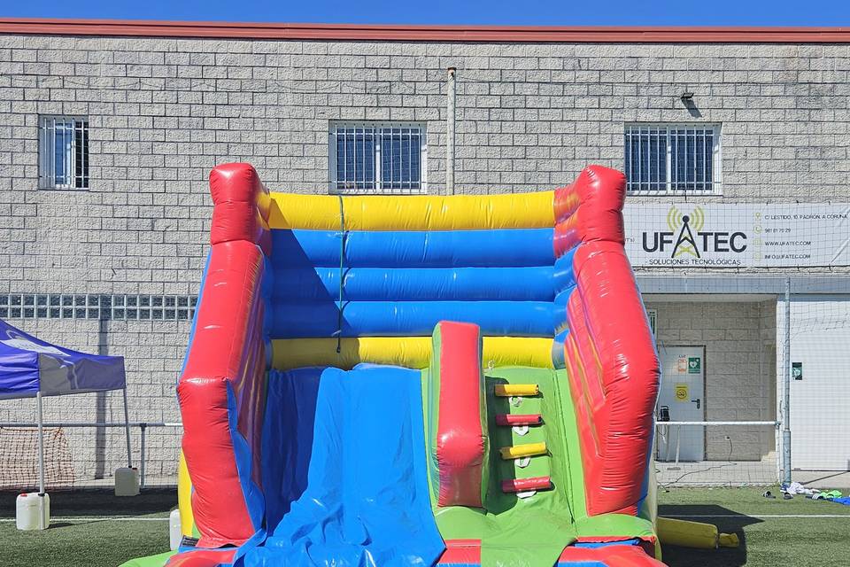 Acuático con piscina