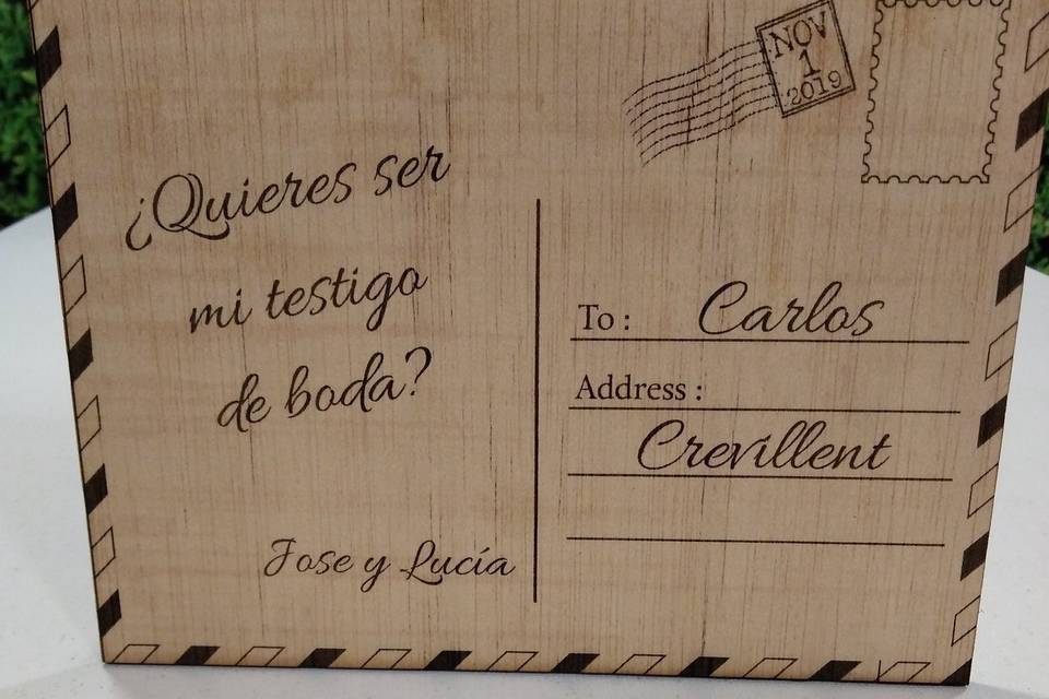 Tarjeta de madera láser