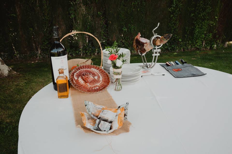 detalle_mesa_jamon_iberico_botella