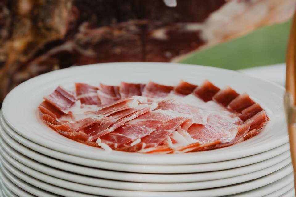 detalle_plato_blanco_jamon_iberico