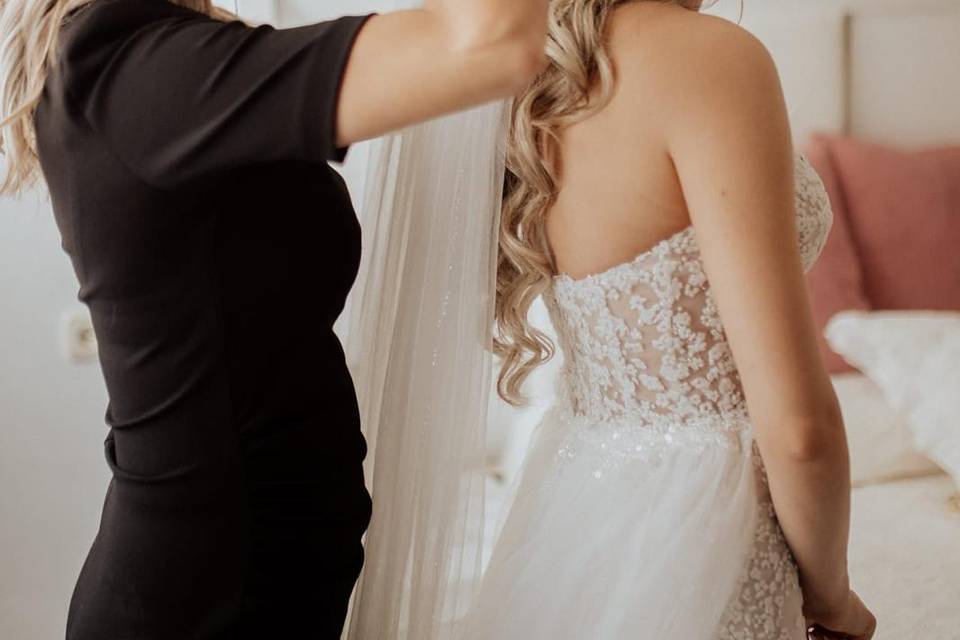 Maquillaje y peinado