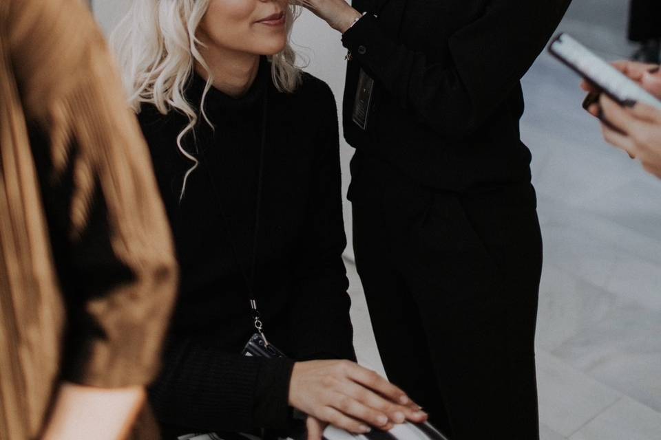Maquillaje y peinado