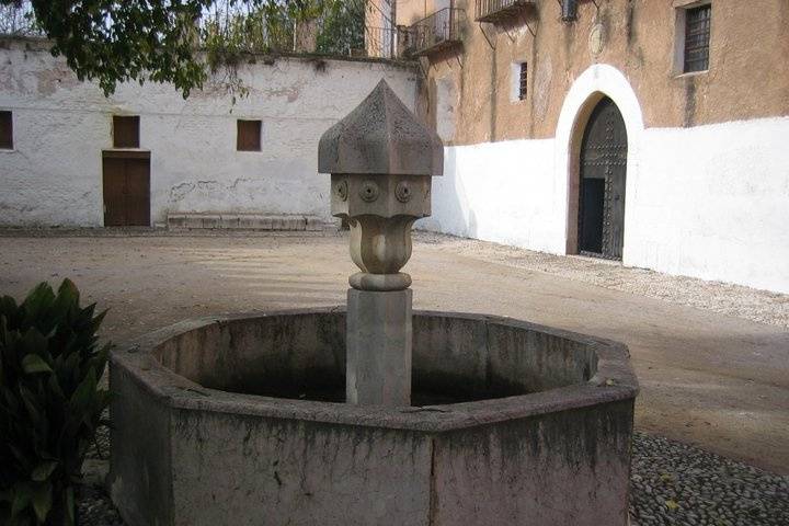 Patio de entrada