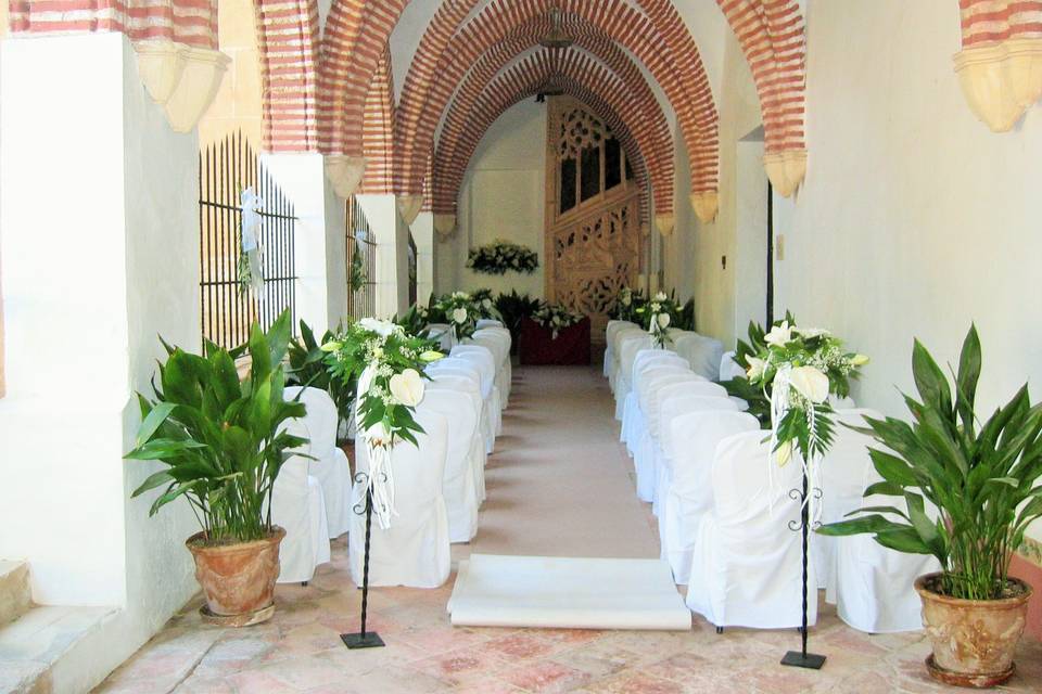 Ceremonia claustro gótico