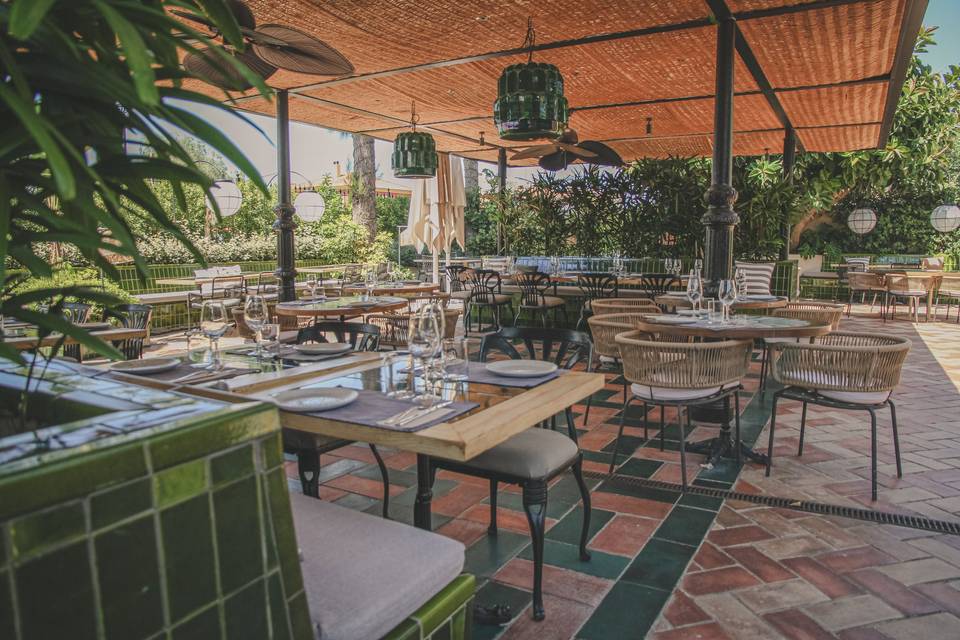 Terraza & Jardín