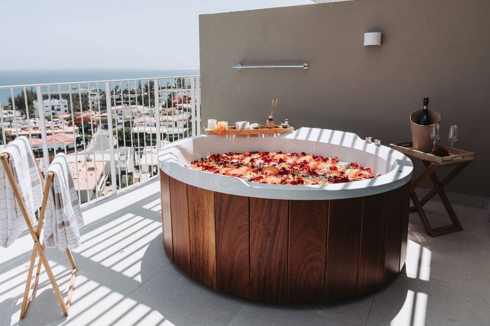 Jacuzzi