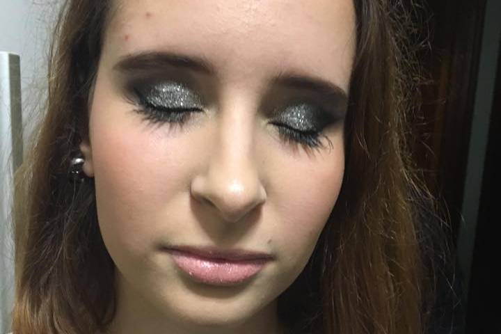 Glitter make up