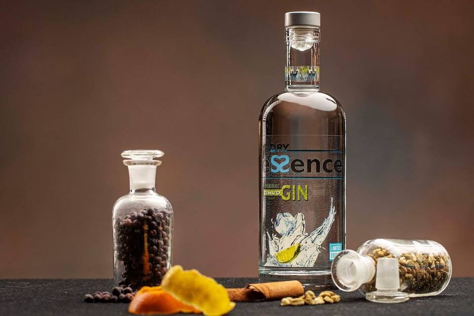 Dry essence premium gin