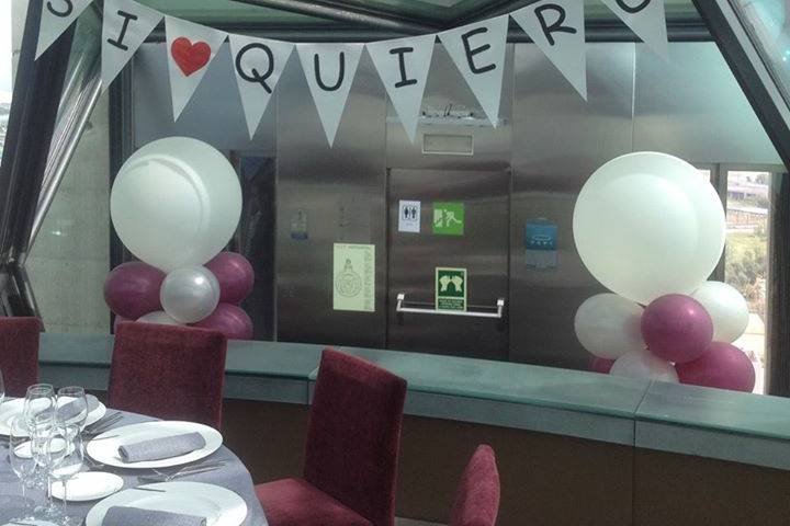 Montaje con globos para el banquete