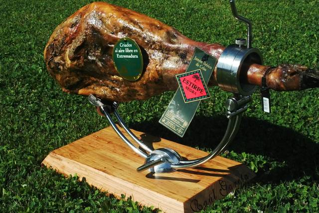 Jamón en el jardín de la boda