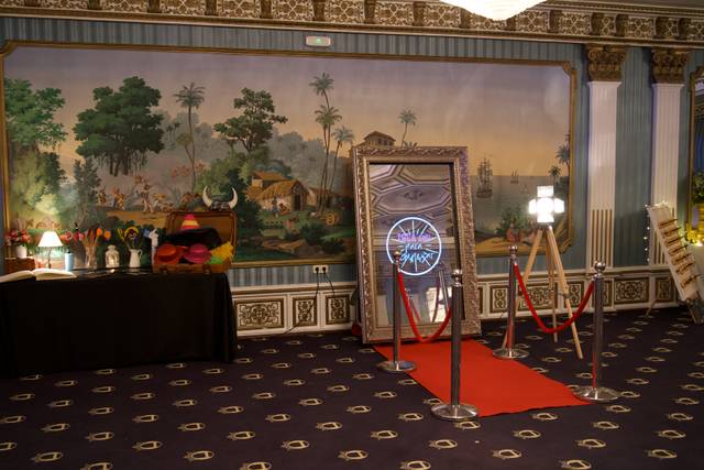 Espejo Mágico y Atrezzo