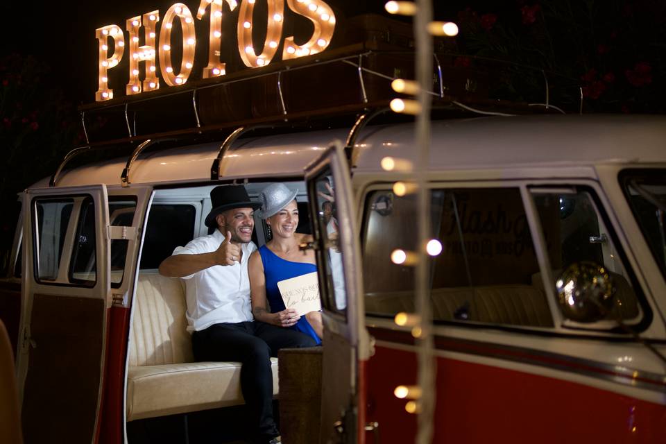 Invitados en el PhotoBus rojo