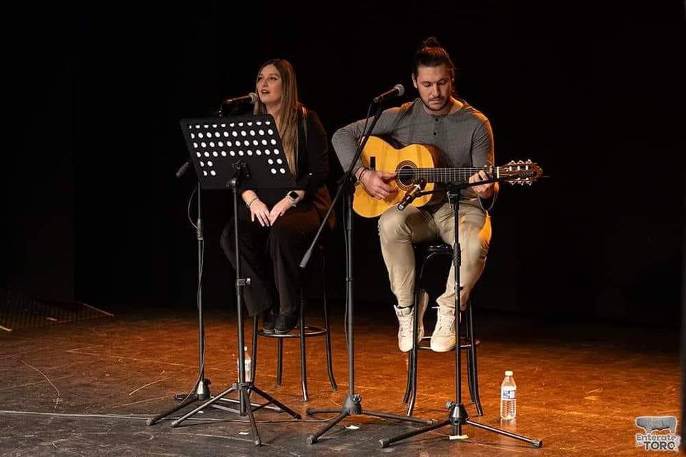 Cantando en una gala