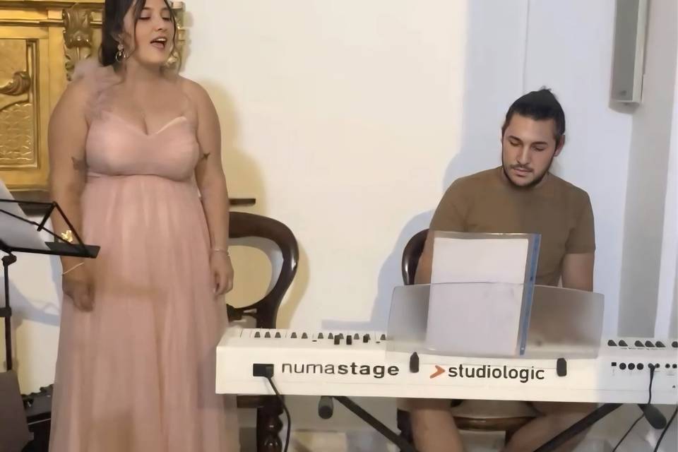 Cantando en una boda