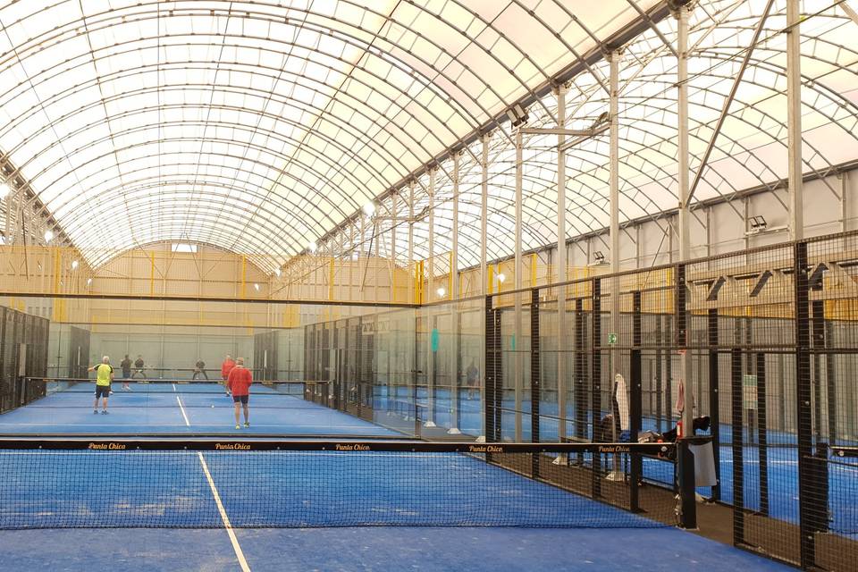 Pista indoor de pádel