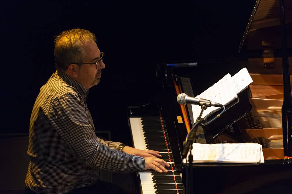 Pau Viguer, piano