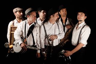 The hat hausen elàstic band