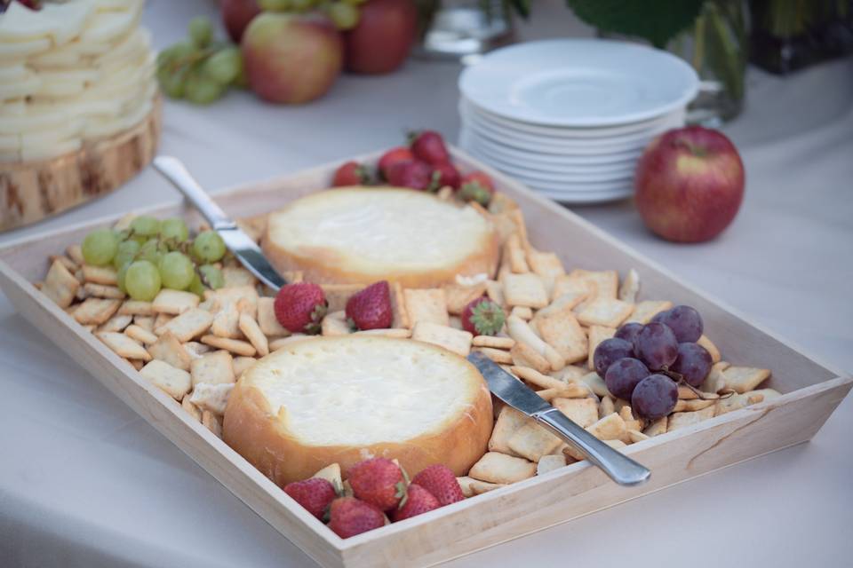 Tabla de quesos con frutas