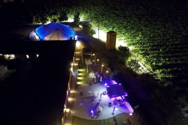La finca de noche