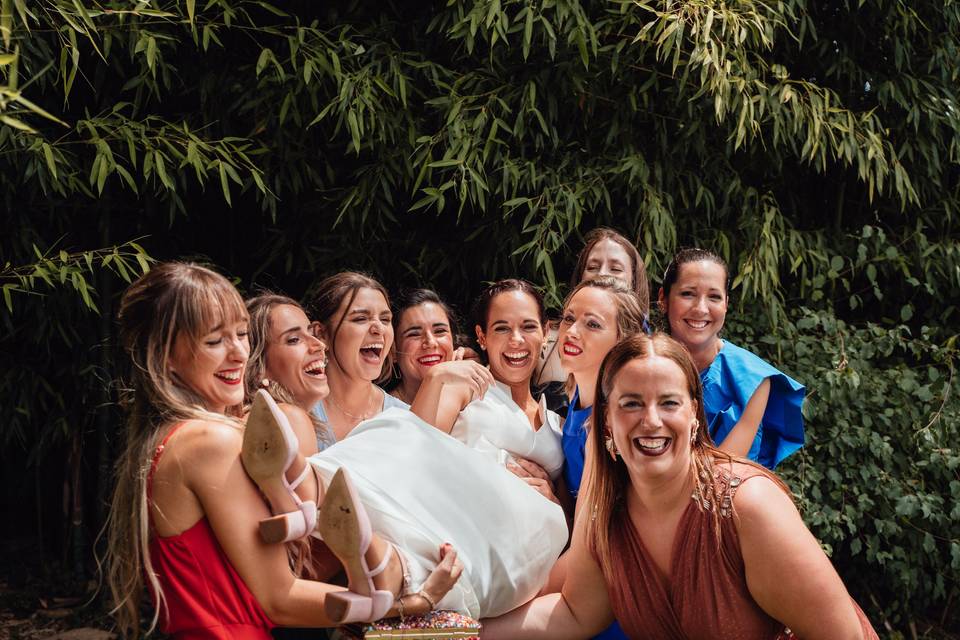 Novia y amigas