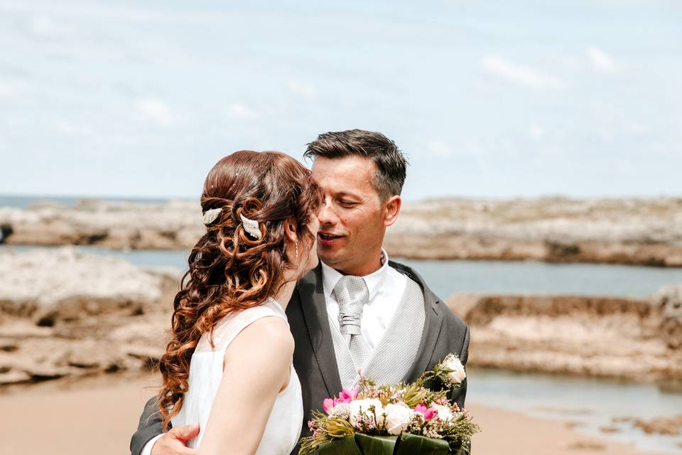 Novios en la playa