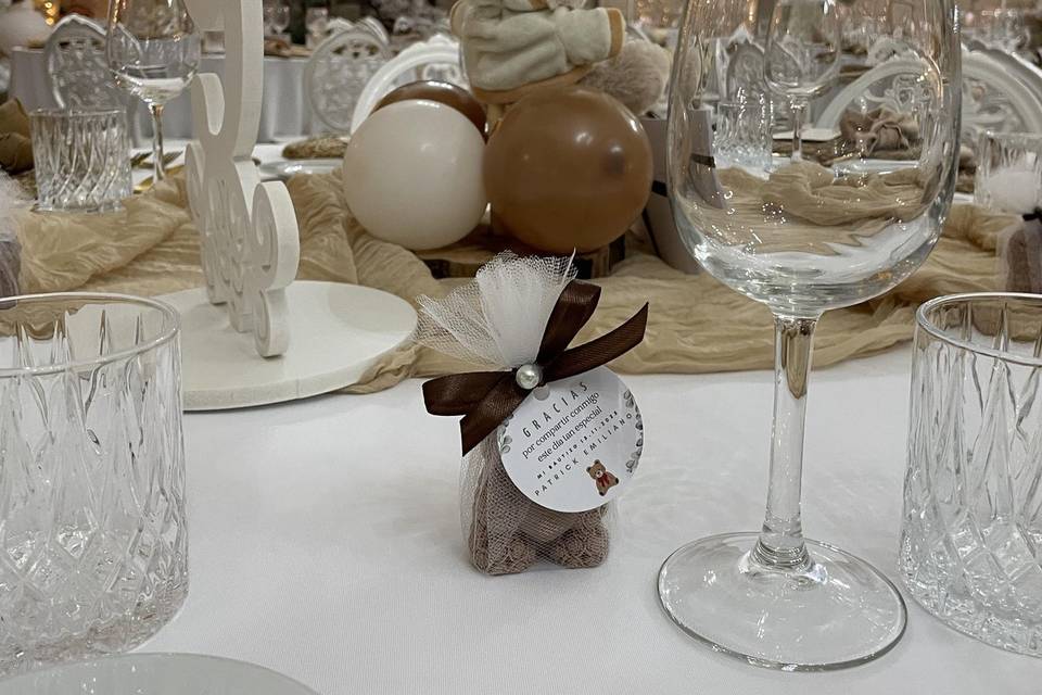 Detalles de invitados